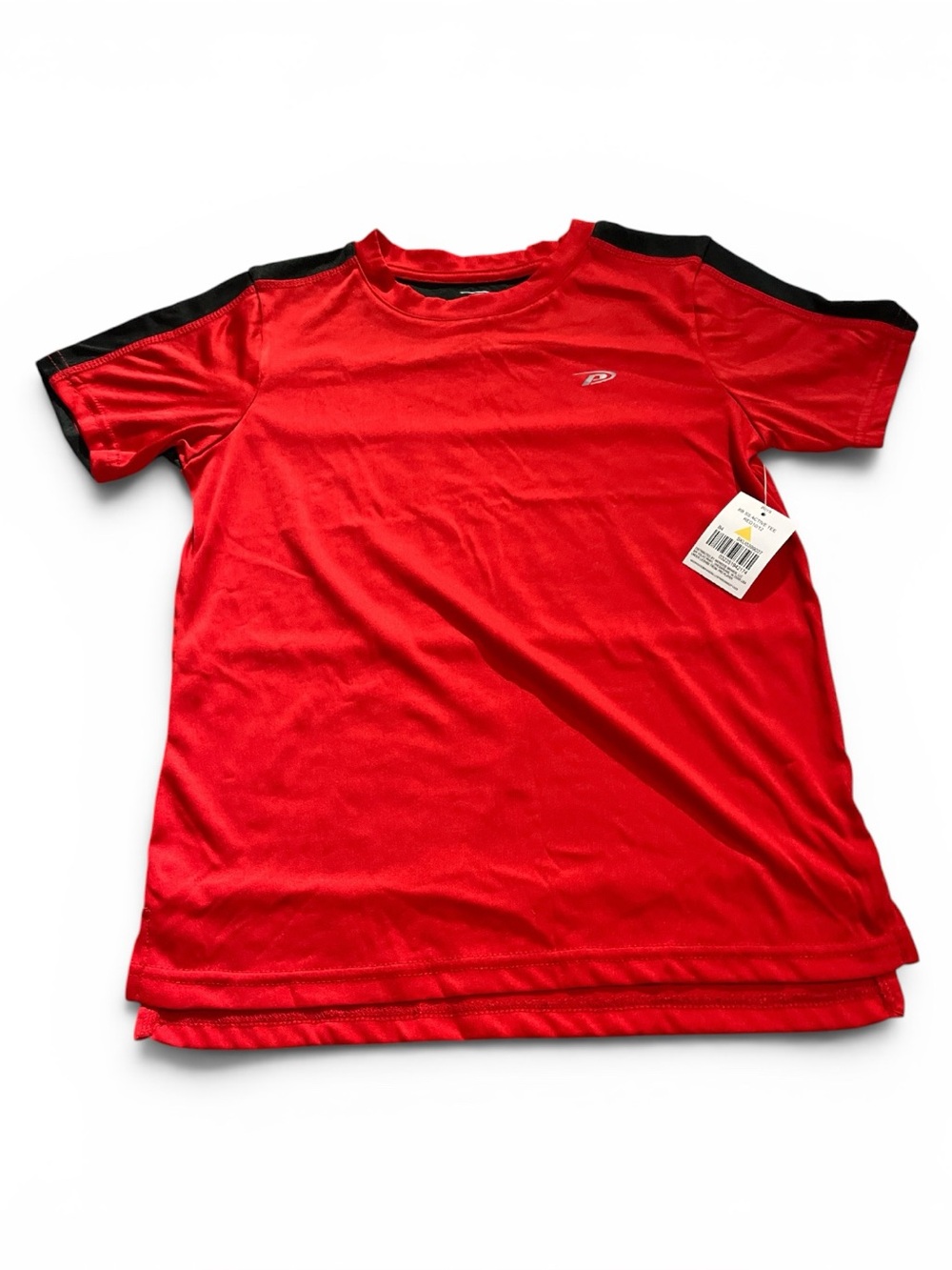 Pro Player NWT Boys Red Tee Featuring Black Neck Print.           SIZE.  10/12